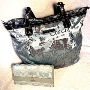 Horse and Cairrage large tote with wallet